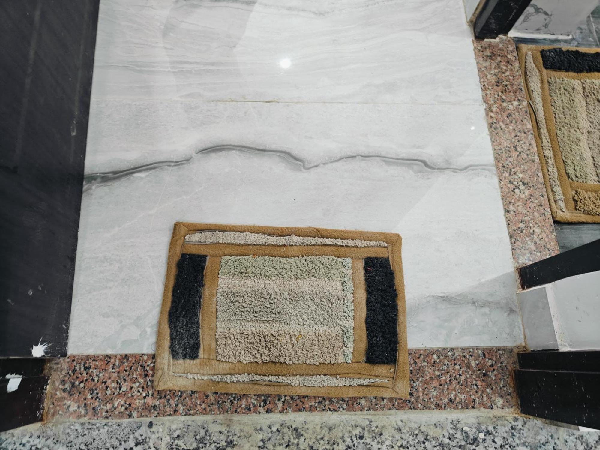 Guest house Affordable Non-ac Near Iim *